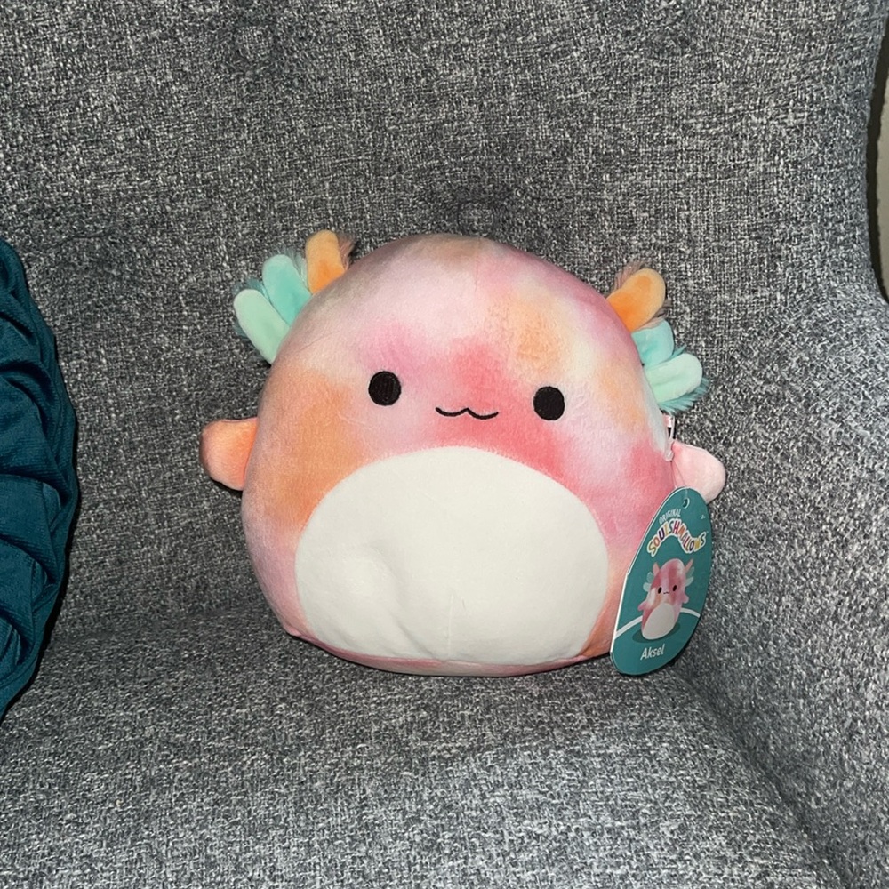 Aksel Axolotl Squishmallow